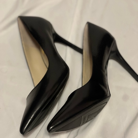 Marc Fisher Black Patent Leather Stiletto Heels - excellent condition - Picture 1 of 5
